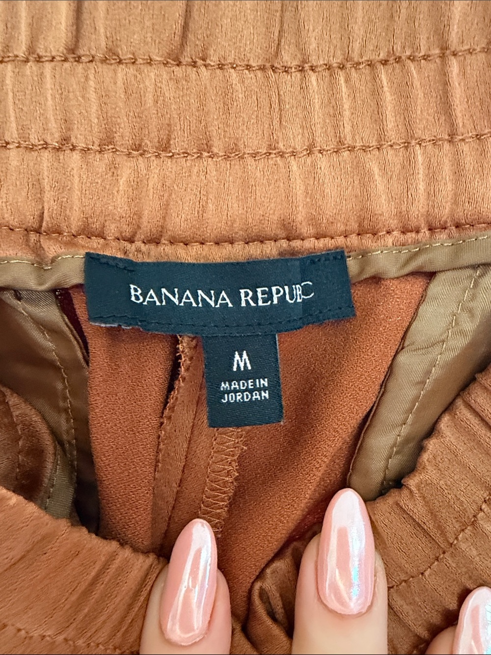 Banana Republic Woman’s Cargo Jogger Pants in Rust - Picture 2 of 8